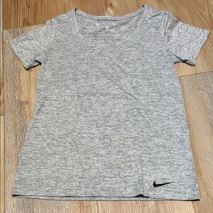 Nike Gray Short Sleeve Tee
